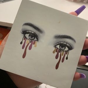 Kylie Jenner Burgundy Palette